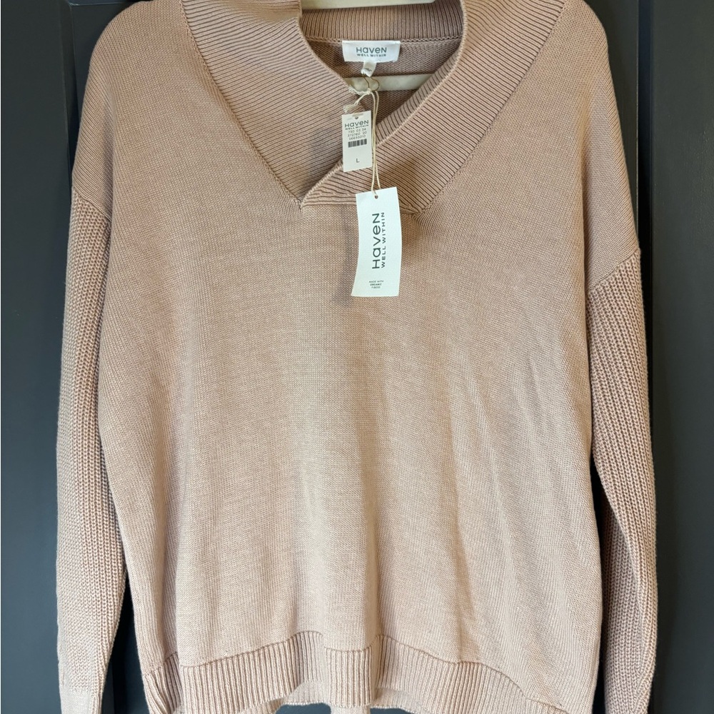 Women's V-Neck Sweater in Blush